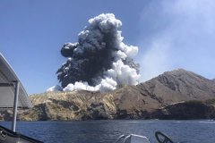 <b>天辰内部主管新西兰火山爆发 加拿大幸存者谈可</b>